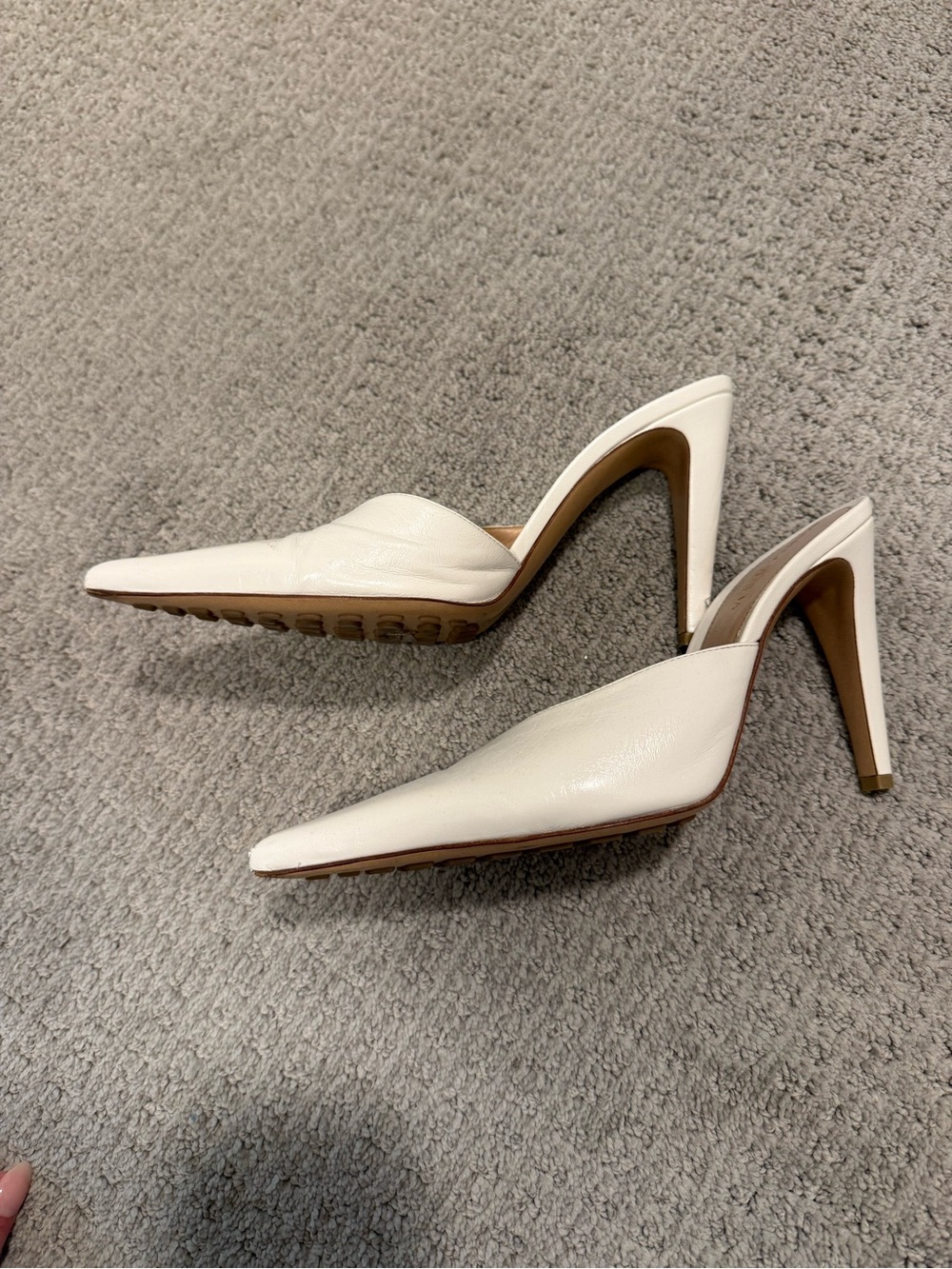Bottega Veneta Pointed-Toe Leather Mule Heels - Picture 3 of 4